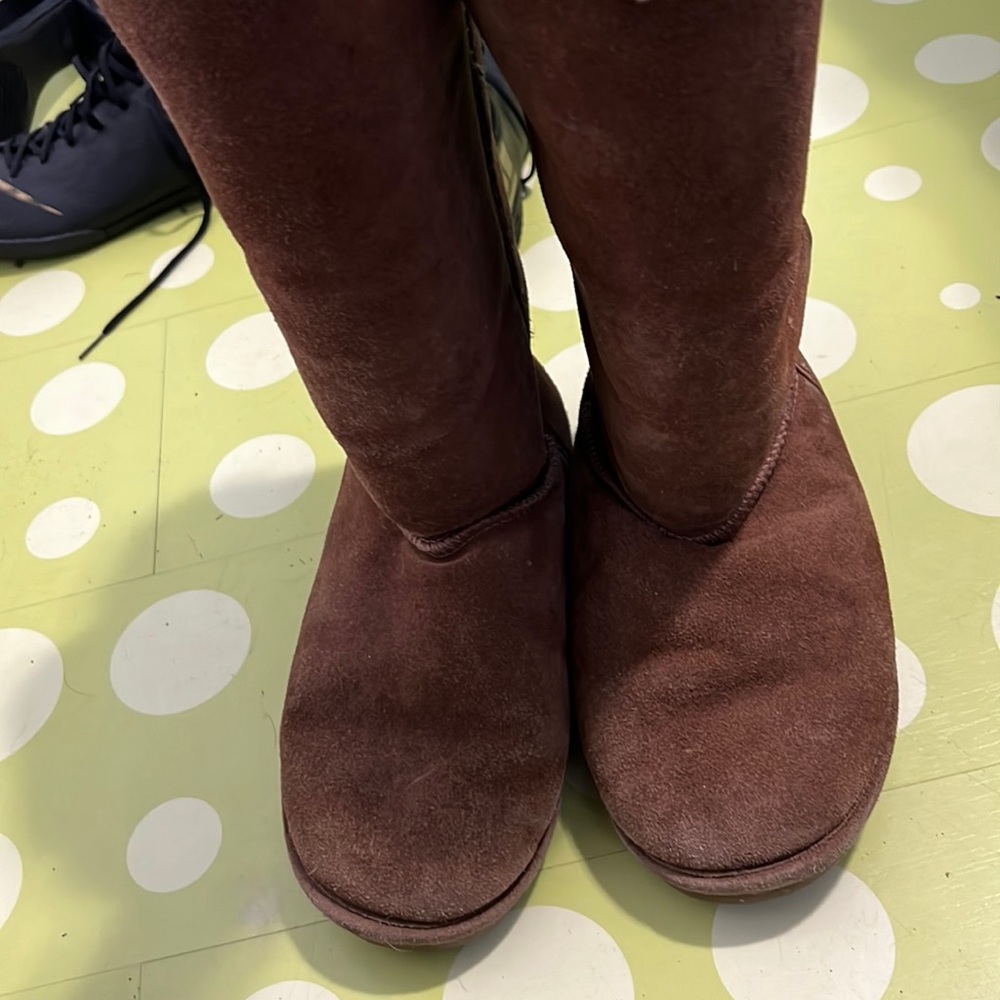Bear paw ugg boots. Size :9 color:9